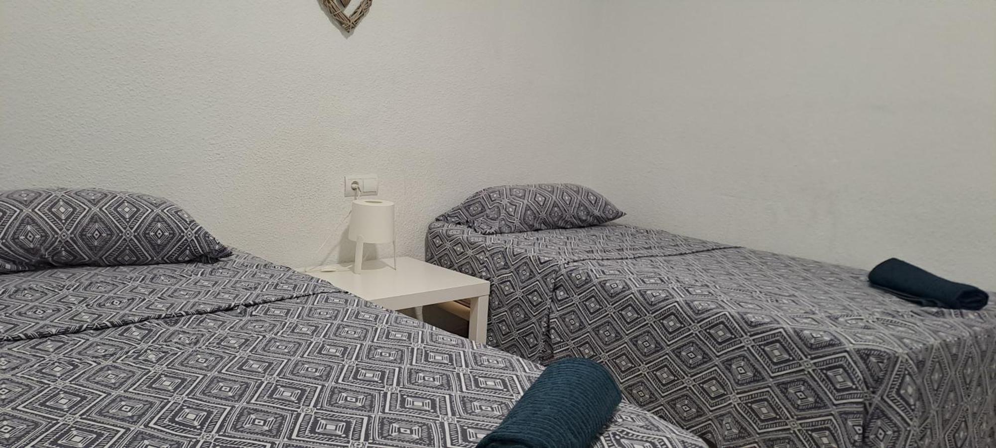 La Marina Hostel Alicante Bilik gambar